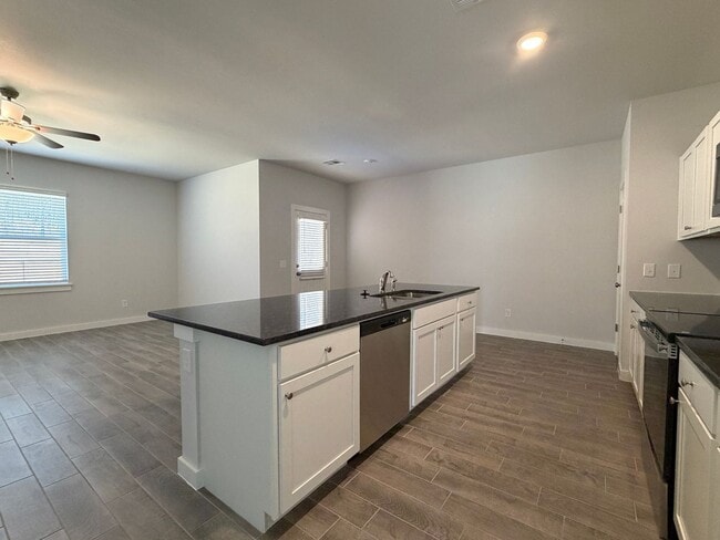 Foto del edificio - New Construction 4 Bedroom, 2 Bathroom on a 1.81 Acre Wooded Lot!