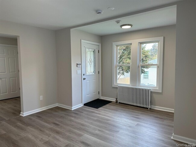 Building Photo - 303 Nassau Rd