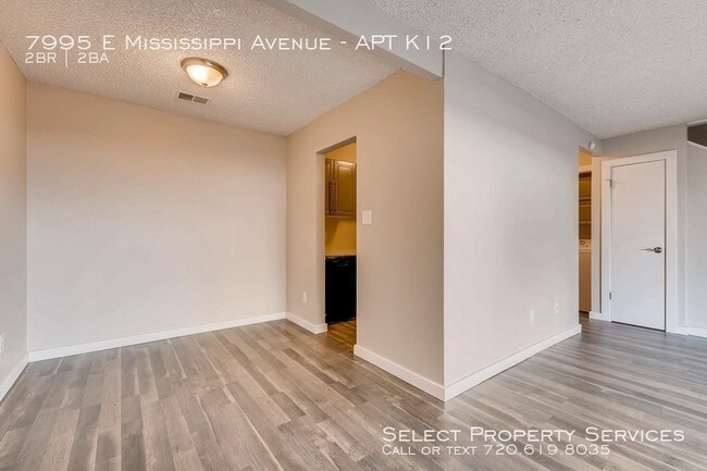 Foto del edificio - 7995 E Mississippi Ave