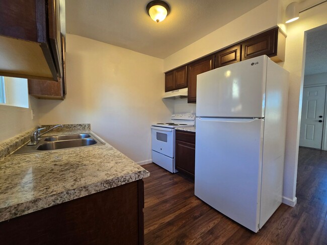 Foto del edificio - $200 OFF JAN. RENT!  2 Bed, 1 Bath Townhou...