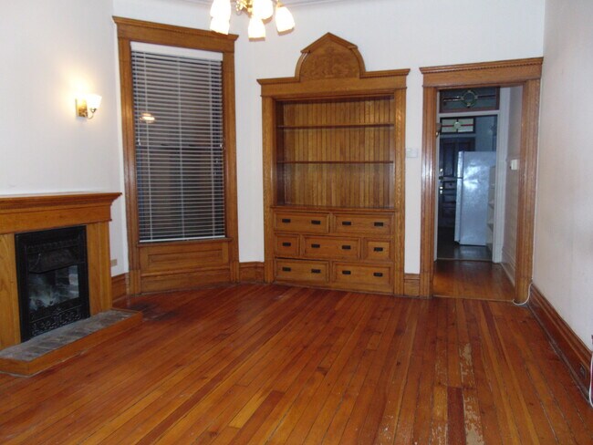 Foto del edificio - 827 W Newport Ave