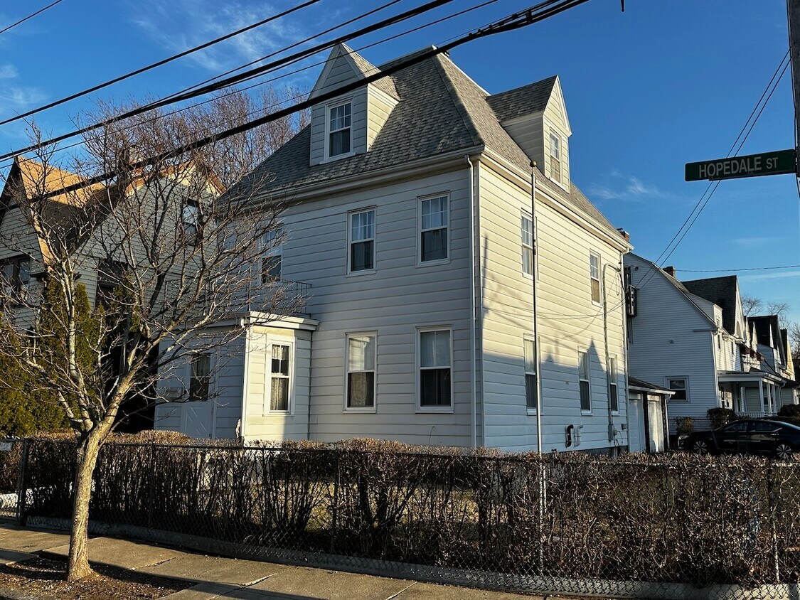 Foto principal - 53 Hopedale St
