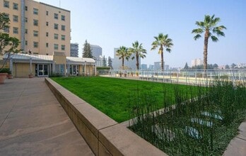 Building Photo - 1 Lakeside Dr