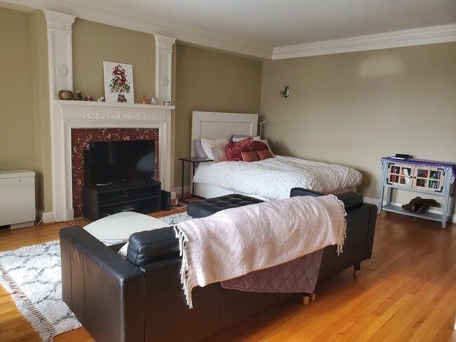 Building Photo - 15 E Kirby St