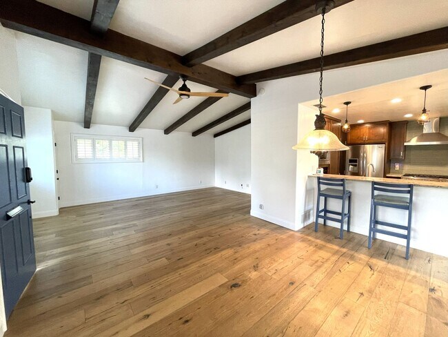 Foto del edificio - 4 bedroom updated West Torrance home