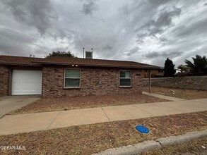 Building Photo - 8638 Eclipse St