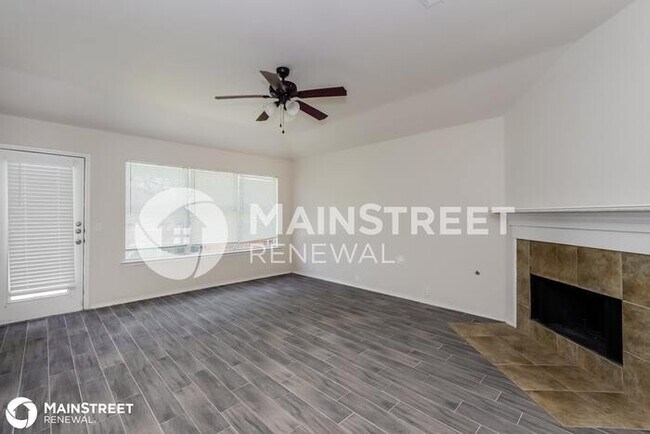 Foto del edificio - 8425 Asheville Ln