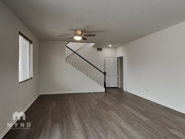 Foto del edificio - 9732 Truckee St