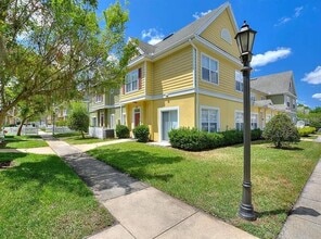 Building Photo - 4562 Yellowgold Rd E