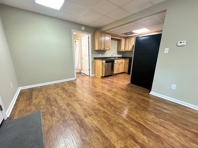 Building Photo - 110 Clay Dr