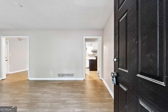 Foto del edificio - 5786 Deerfield Trail