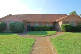 Building Photo - 1118 N Nolan River Rd