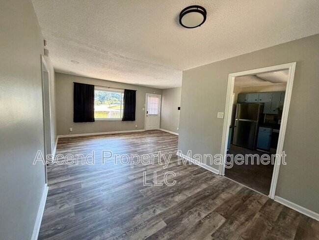 Building Photo - 7707 Canyon Dr