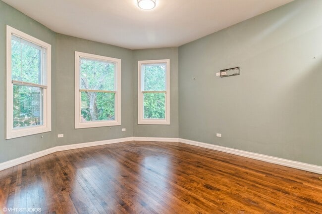 Building Photo - 3410 N Lawndale Ave