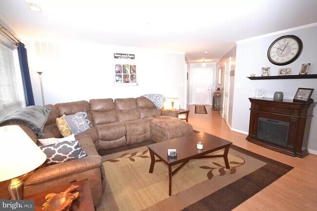 Living Room - 2501 Coach House Way