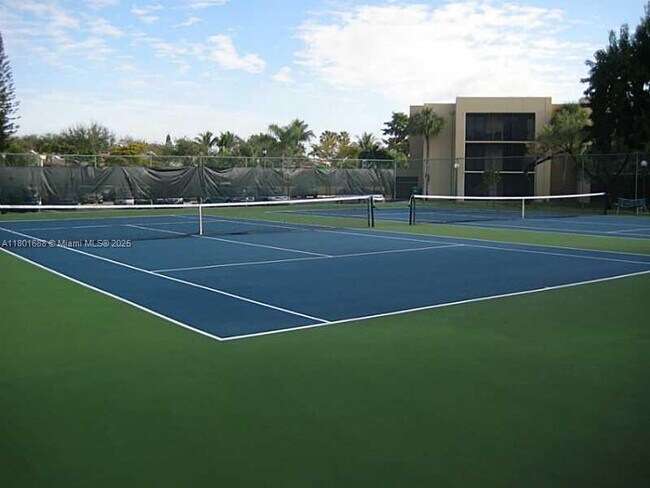 Foto del edificio - 8025 SW 107th Ave