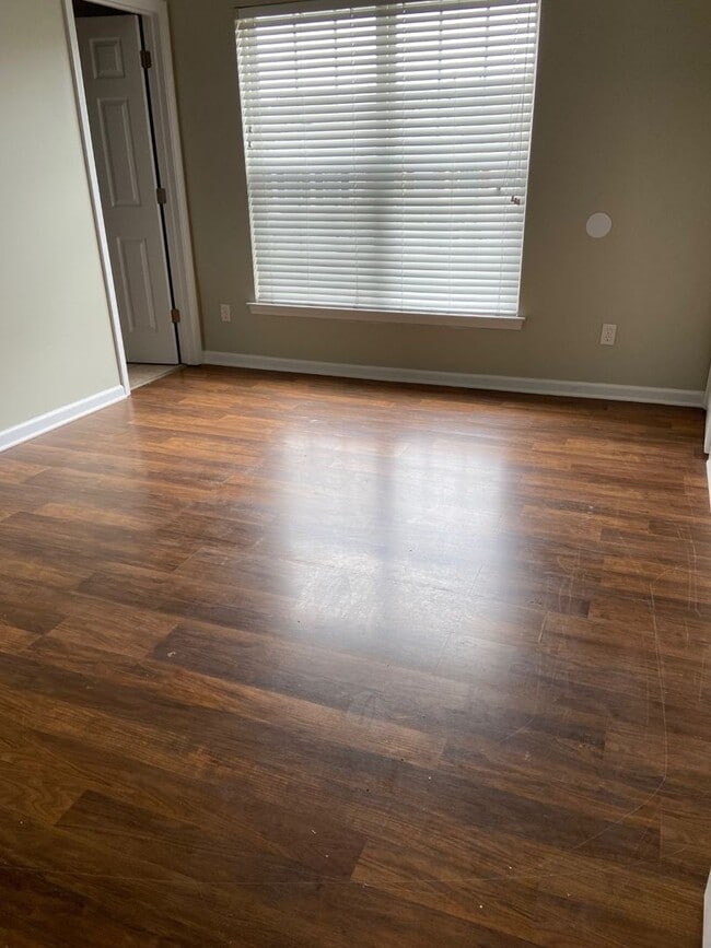 Foto del edificio - Coming Soon! 3 bedroom/ 2.5 bathroom Townhouse!