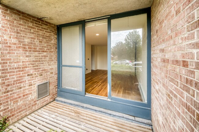 Foto del edificio - 5435 N Artesian Ave