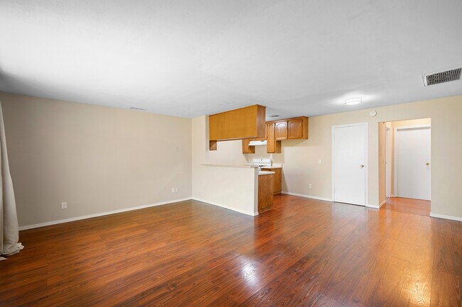 Foto del edificio - 3807 W Victory Blvd
