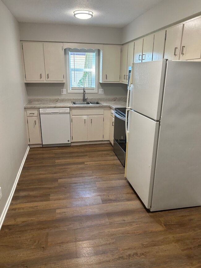 Foto del edificio - 2046 NW Hickory Ln