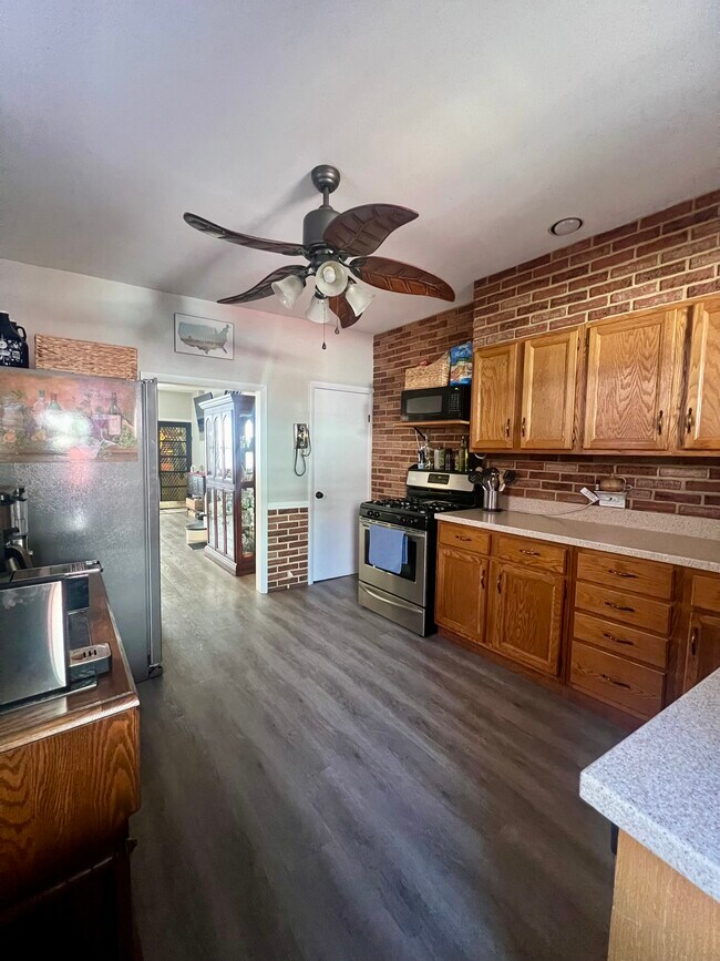 Building Photo - 2123 S 3rd St