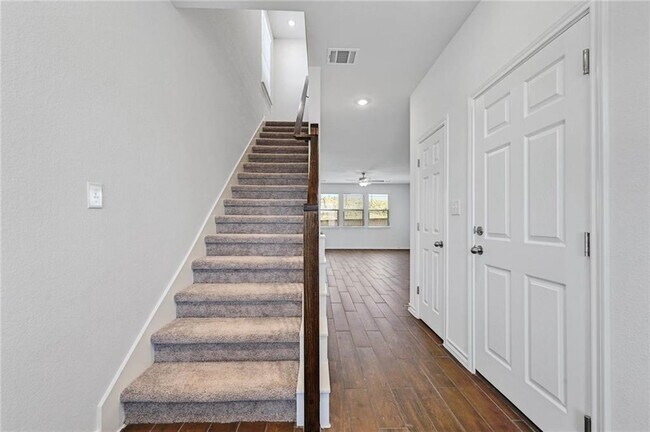 Foto del edificio - 806 Pepperbark Loop