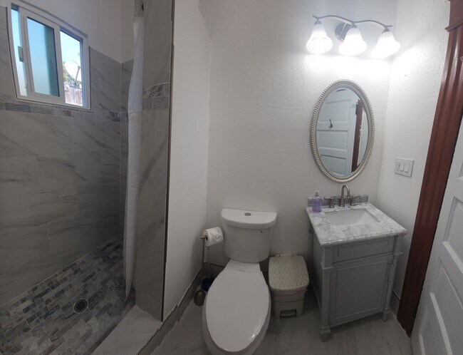 Foto del edificio - Islay Street  770-774