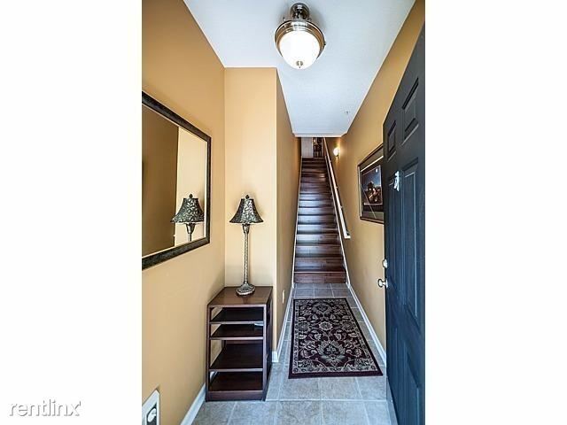Building Photo - 301 Scio Village Ct