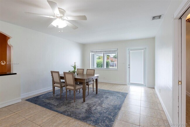 Foto del edificio - 3441 Oak Ave