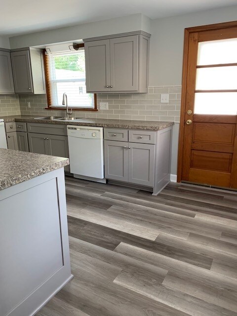 kitchen/back door - 326 Elm Dr