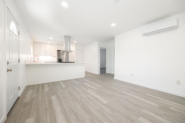 Building Photo - Cozy brand new 2bed/1bath now available in...