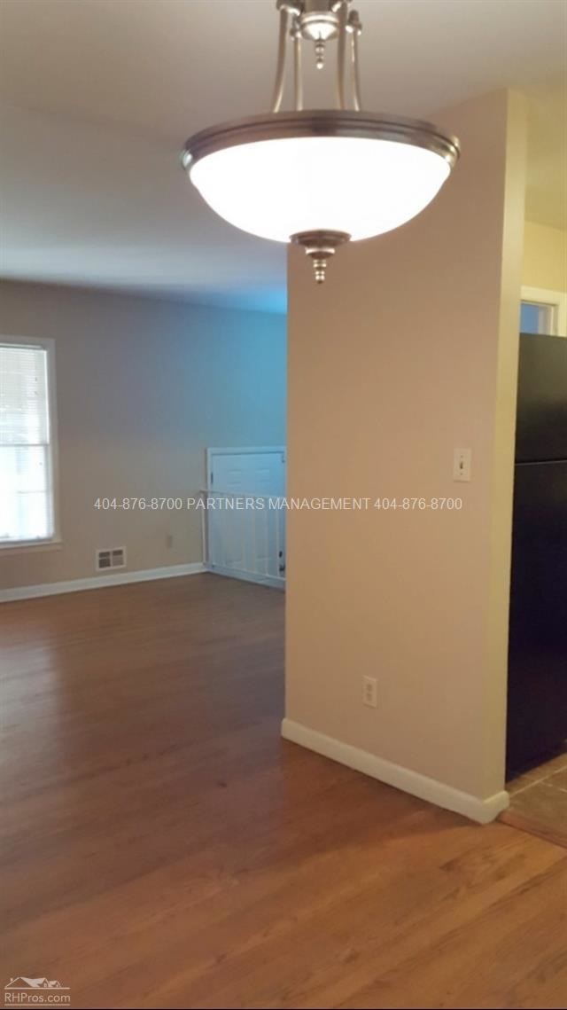 Building Photo - 3603 Hillsborough Ln