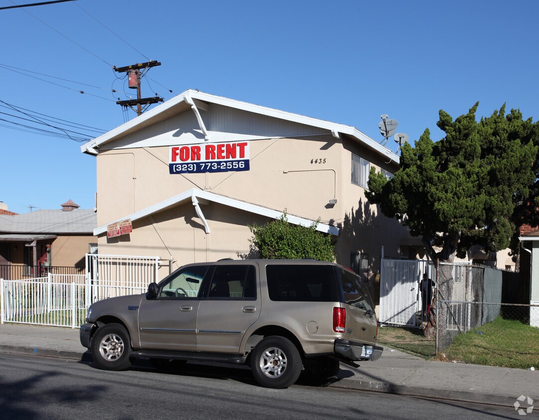 4435 Calle Clara - Clara Apts