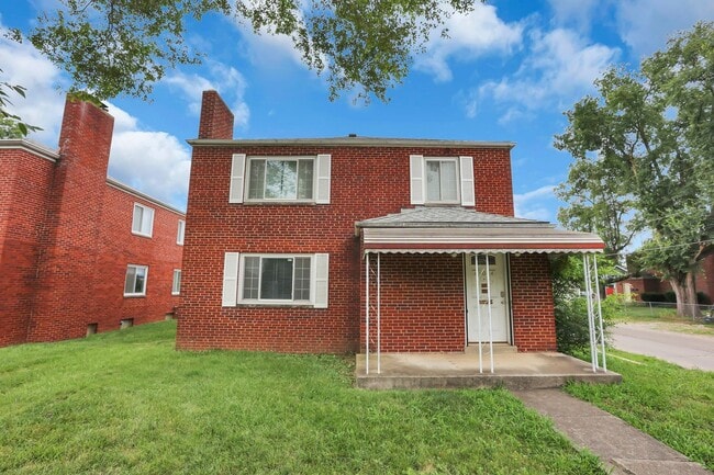 Building Photo - 404 S Chase Ave