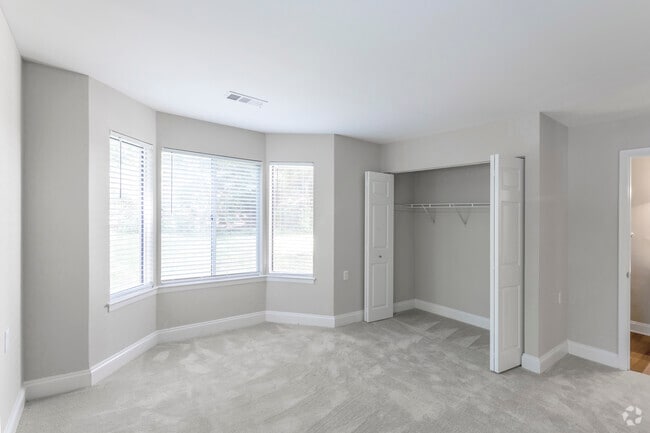 1 BR, 1 BA - 792 SF - Poplar Glen