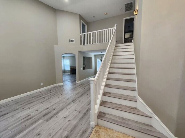 Building Photo - 948 Bingham Dr
