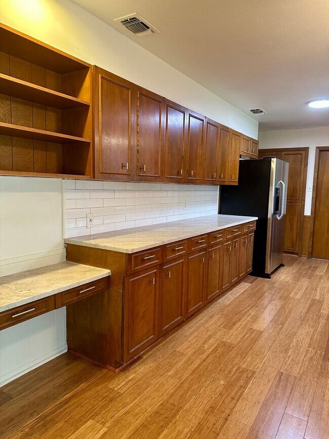 Building Photo - Ready for Move-In