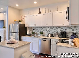 Building Photo - 136 Montclair St