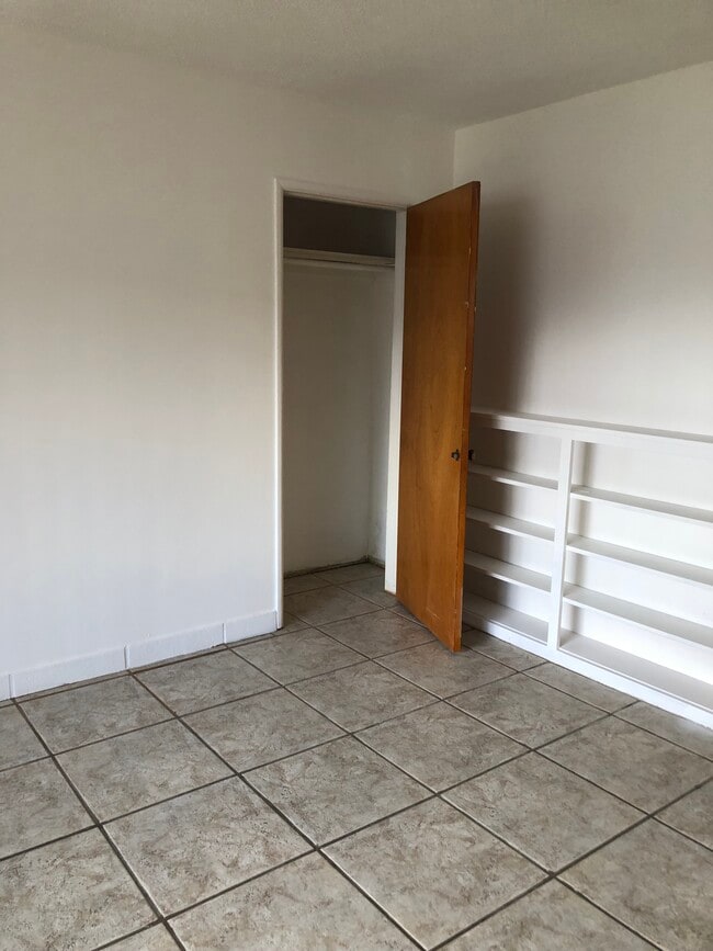 Foto del edificio - 2323 W West Ave
