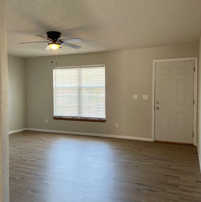 1605 W 8th Terrace, Knob Noster, MO 65336 Townhome Rentals in Knob