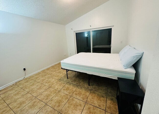 Foto del edificio - 536 Cheshire Way