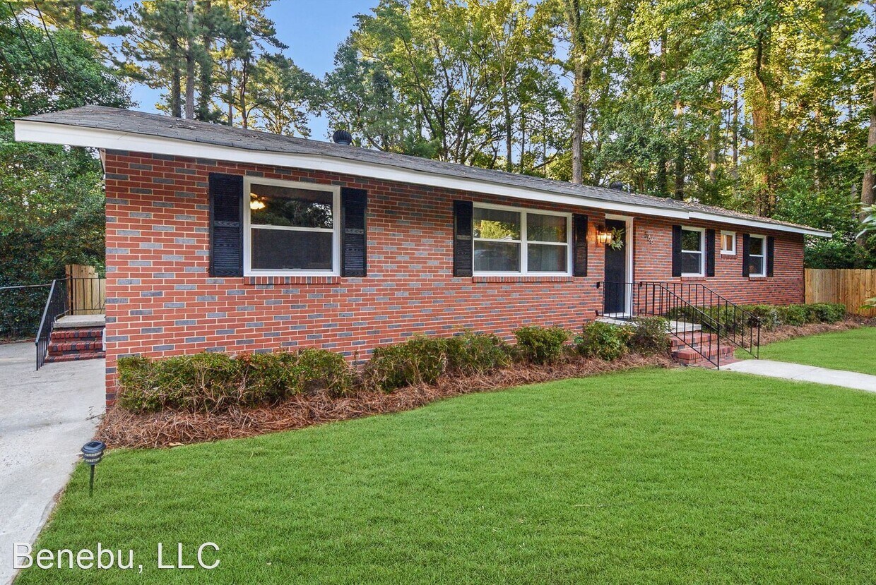 Primary Photo - 3 br, 2 bath House - 566 Martin Lane