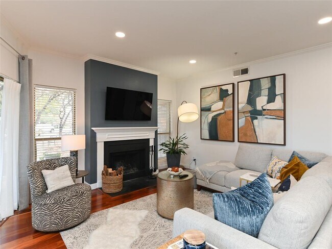 Building Photo - 6000-9 Shepherd Mountain Cove