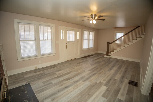 Foto del edificio - 927 E Dunklin St