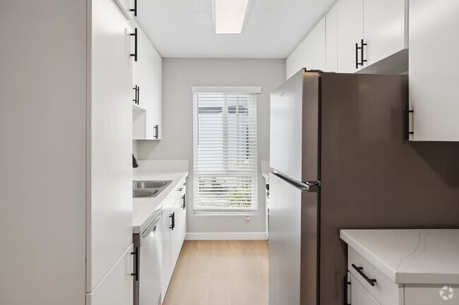 2BR, 1BA - 950SF - Kitchen - Surf House Apartments