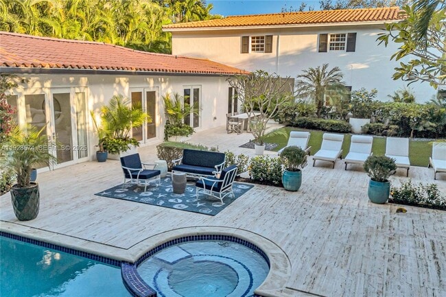 Building Photo - 607 Melaleuca Ln