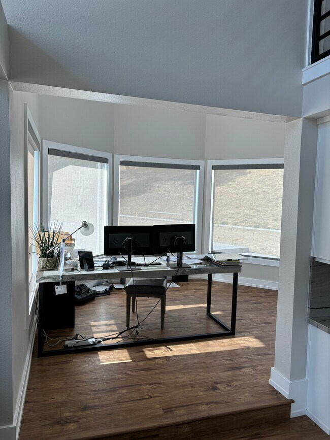 Foto del edificio - 29500 Live Oak Canyon Rd