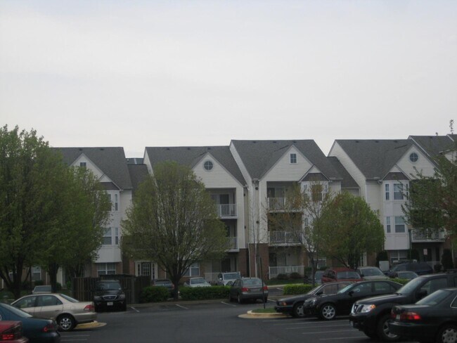 Foto del edificio - 8941 Town Center Cir