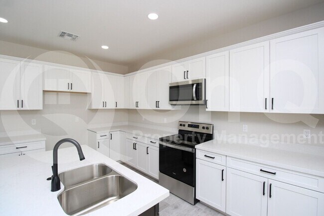 Building Photo - 10952 W Guaymas Dr