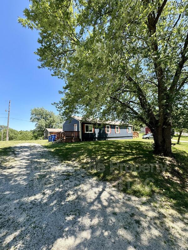 8205 Center Dr, De Soto, KS 66018 Condo for Rent in De Soto, KS